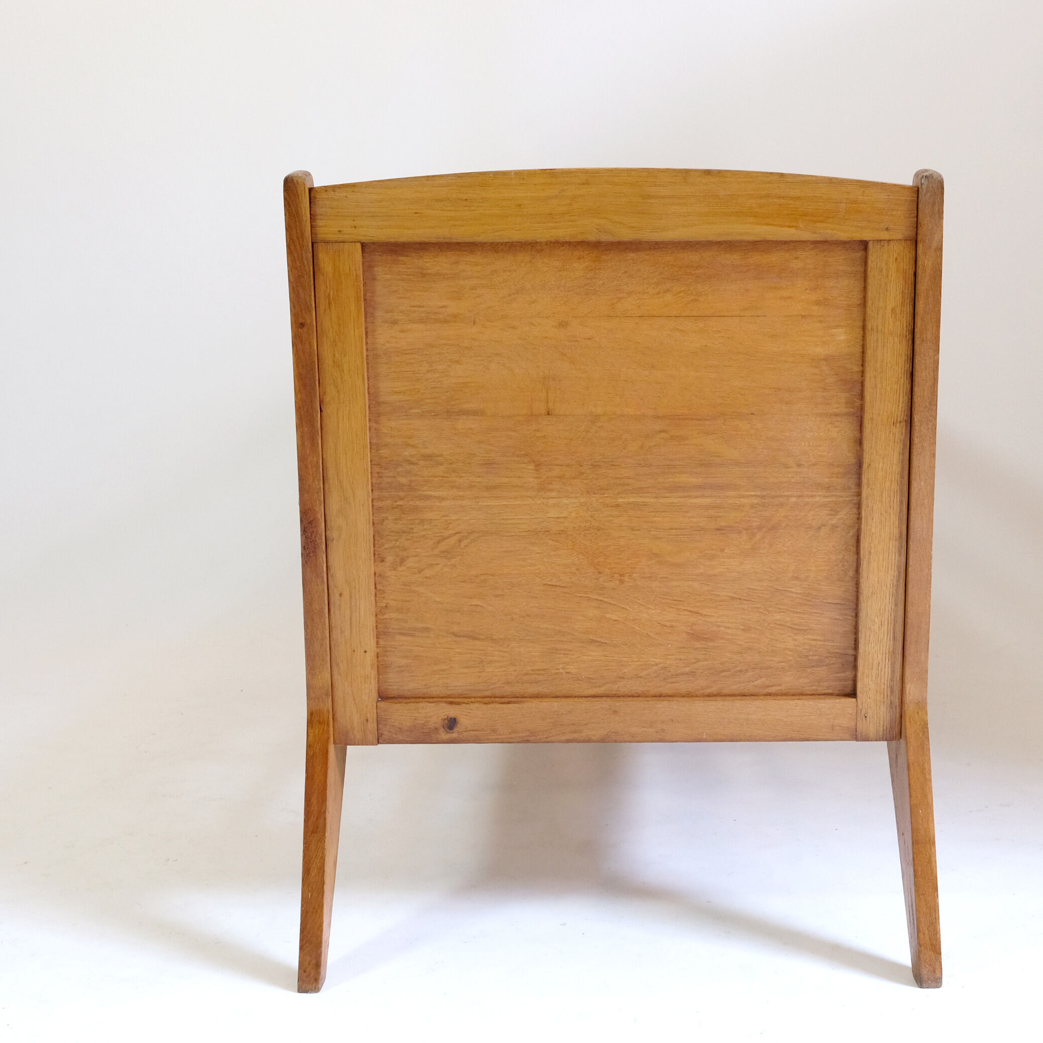 Children's bed or crib with wicker décor, 1960-1970.