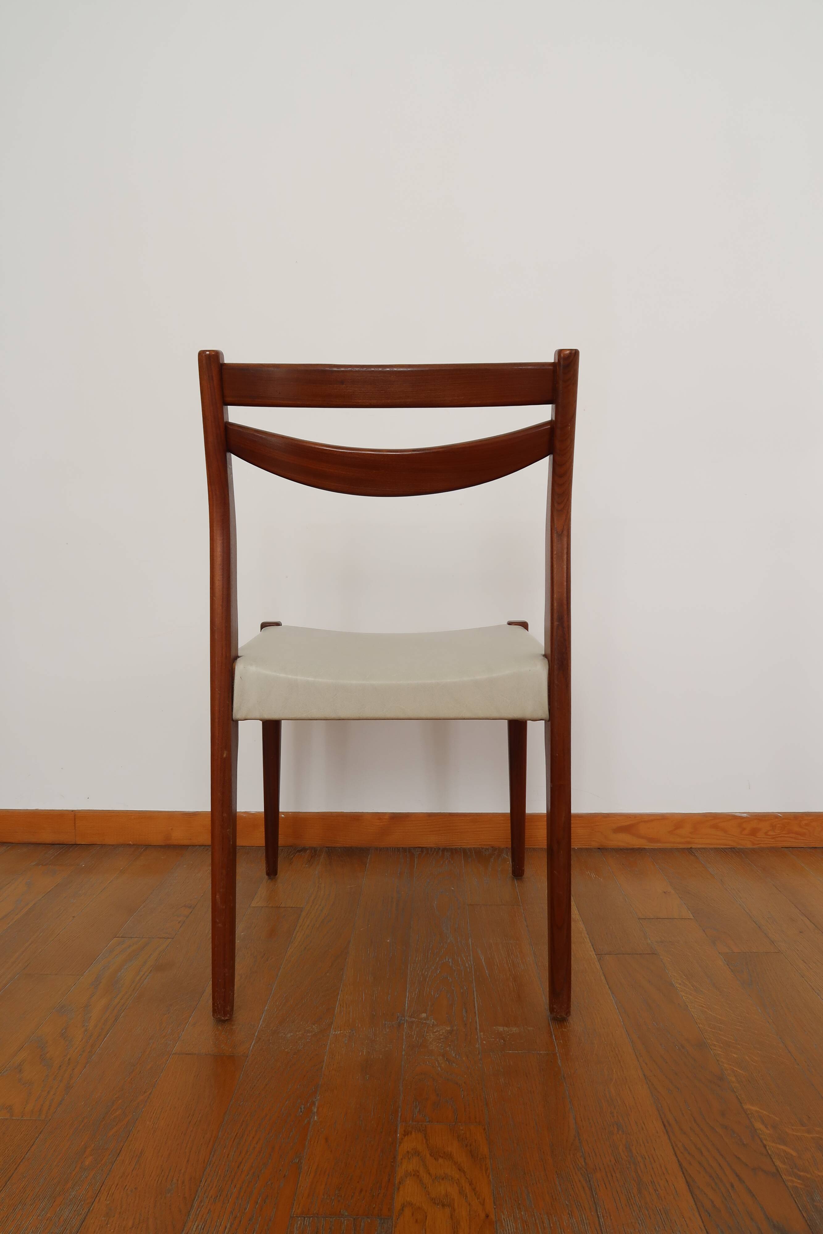 4 Scandinavian teak chairs 70