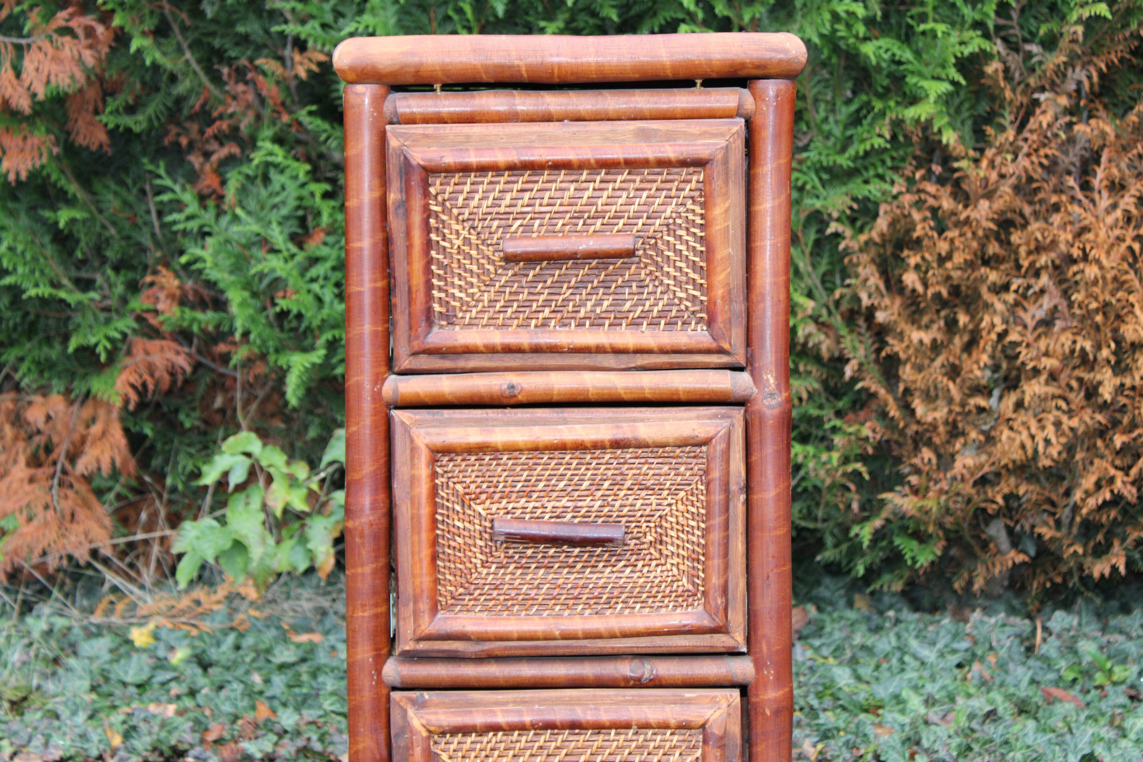 Rattan rag picker