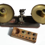 Old 1kg balance with full weight box