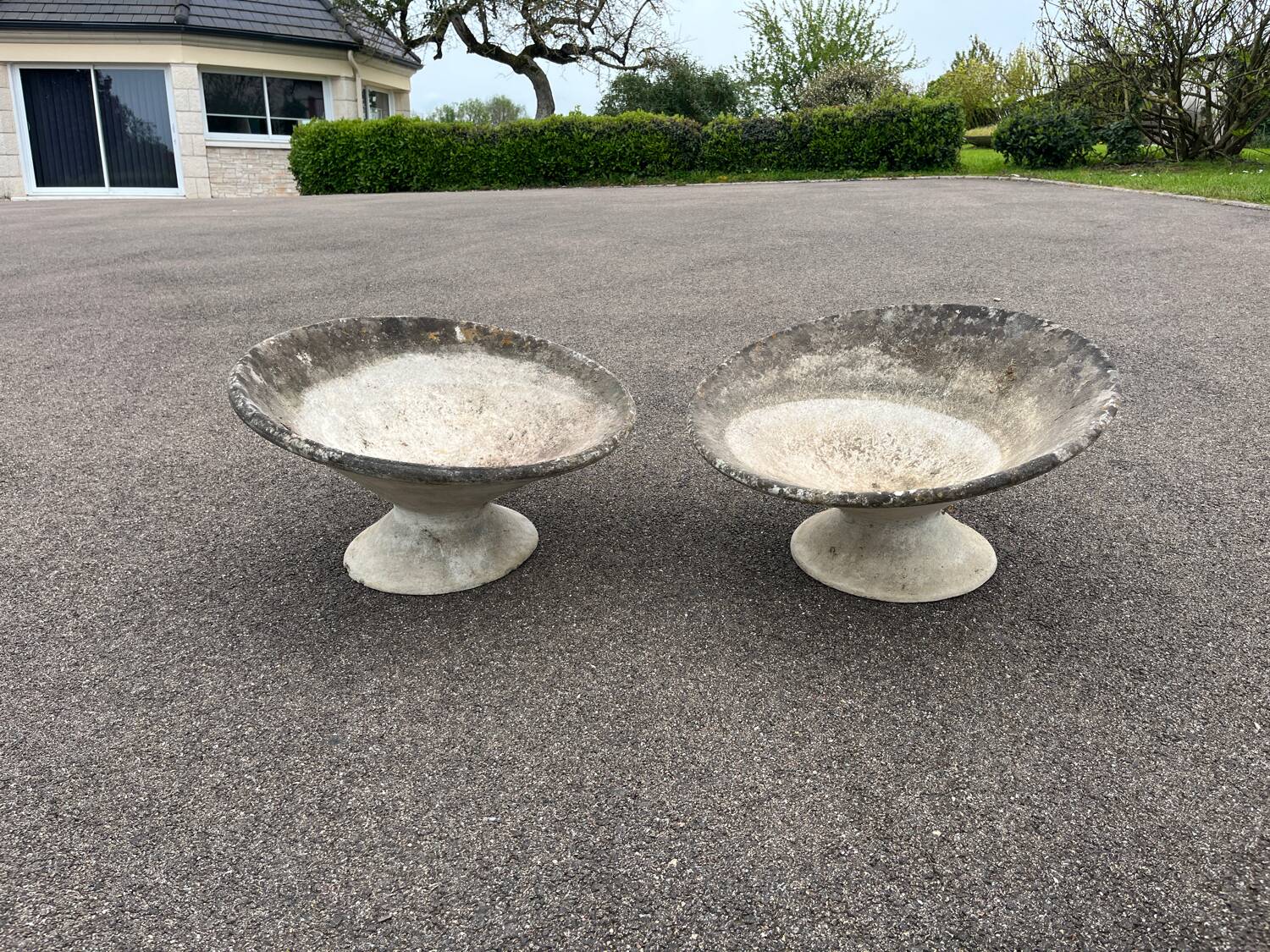 Pair of diabolo basins, planters, fiber cement planters