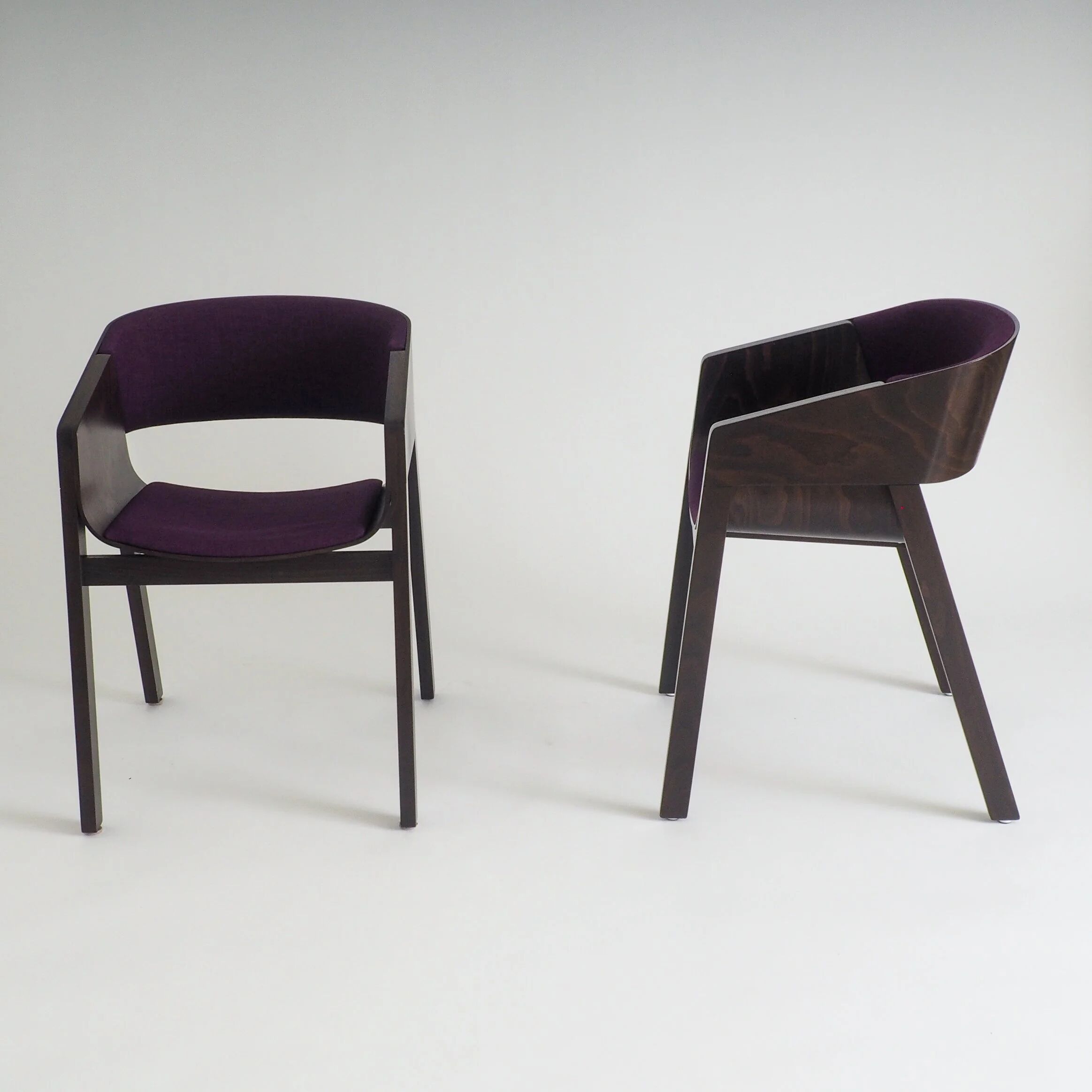 Ensemble de 2 fauteuils magnifiques par TON
