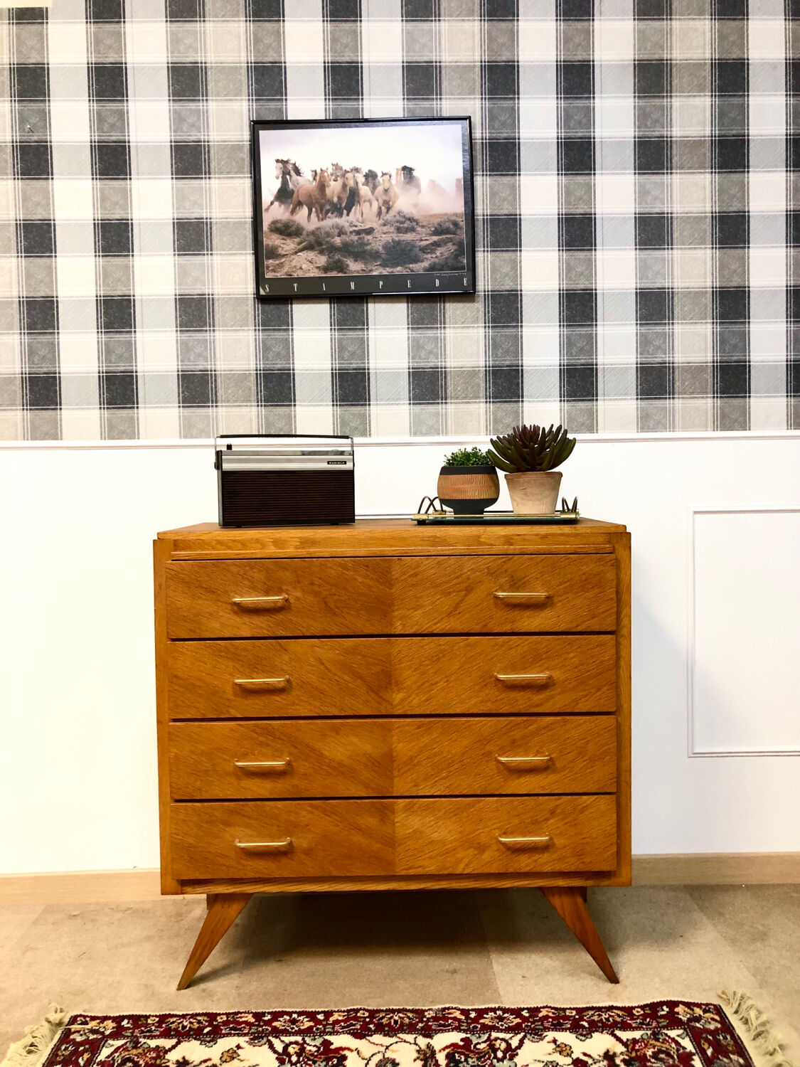 Compass feet dresser