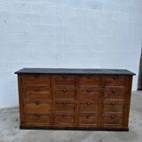 Grand miroir doré  ancien doté d’une moulure décorée et perlée  Parfait pou