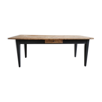 Farm table