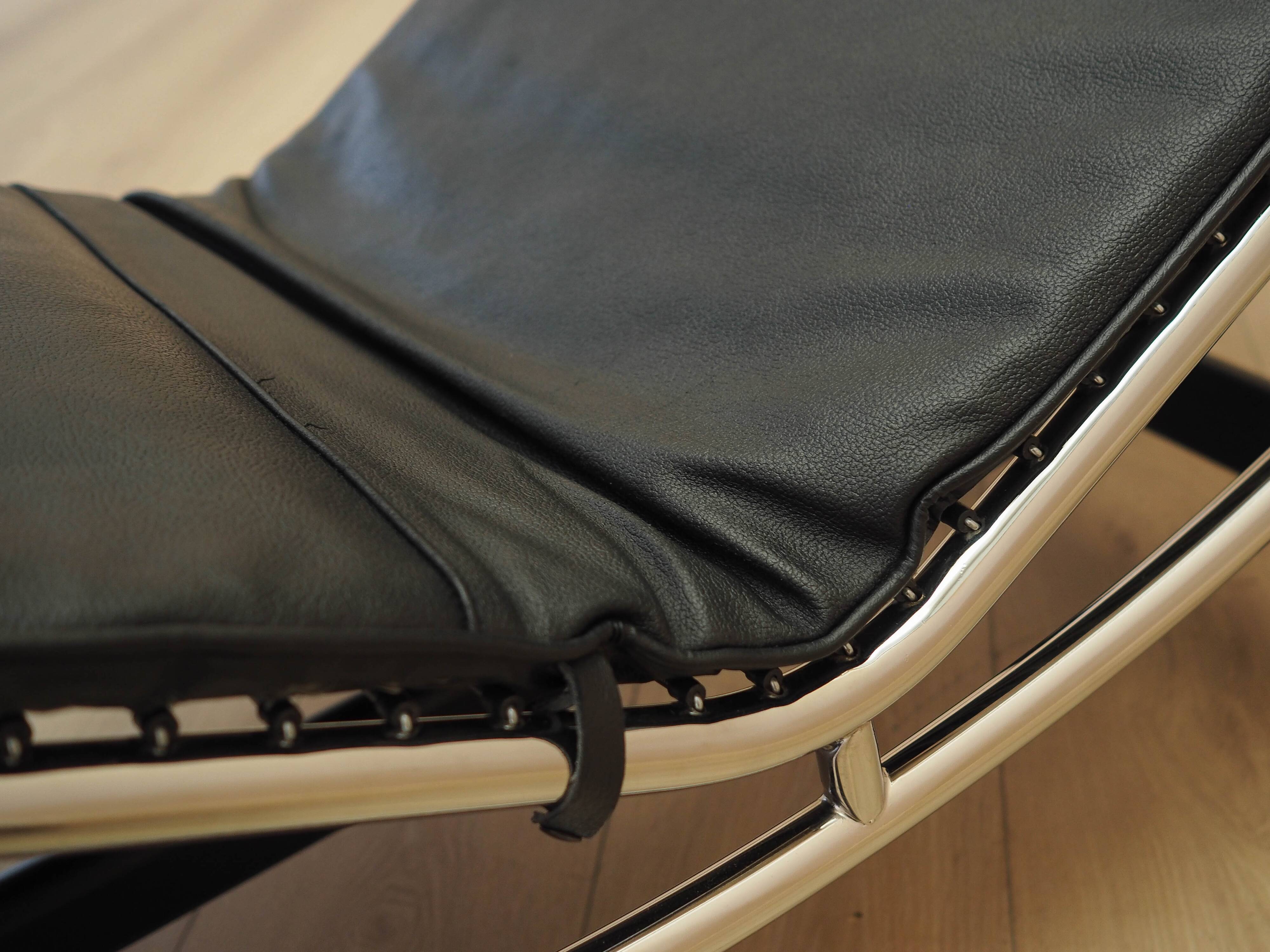 Leather chaise longue, LC4 style, 1980s, made in Italy