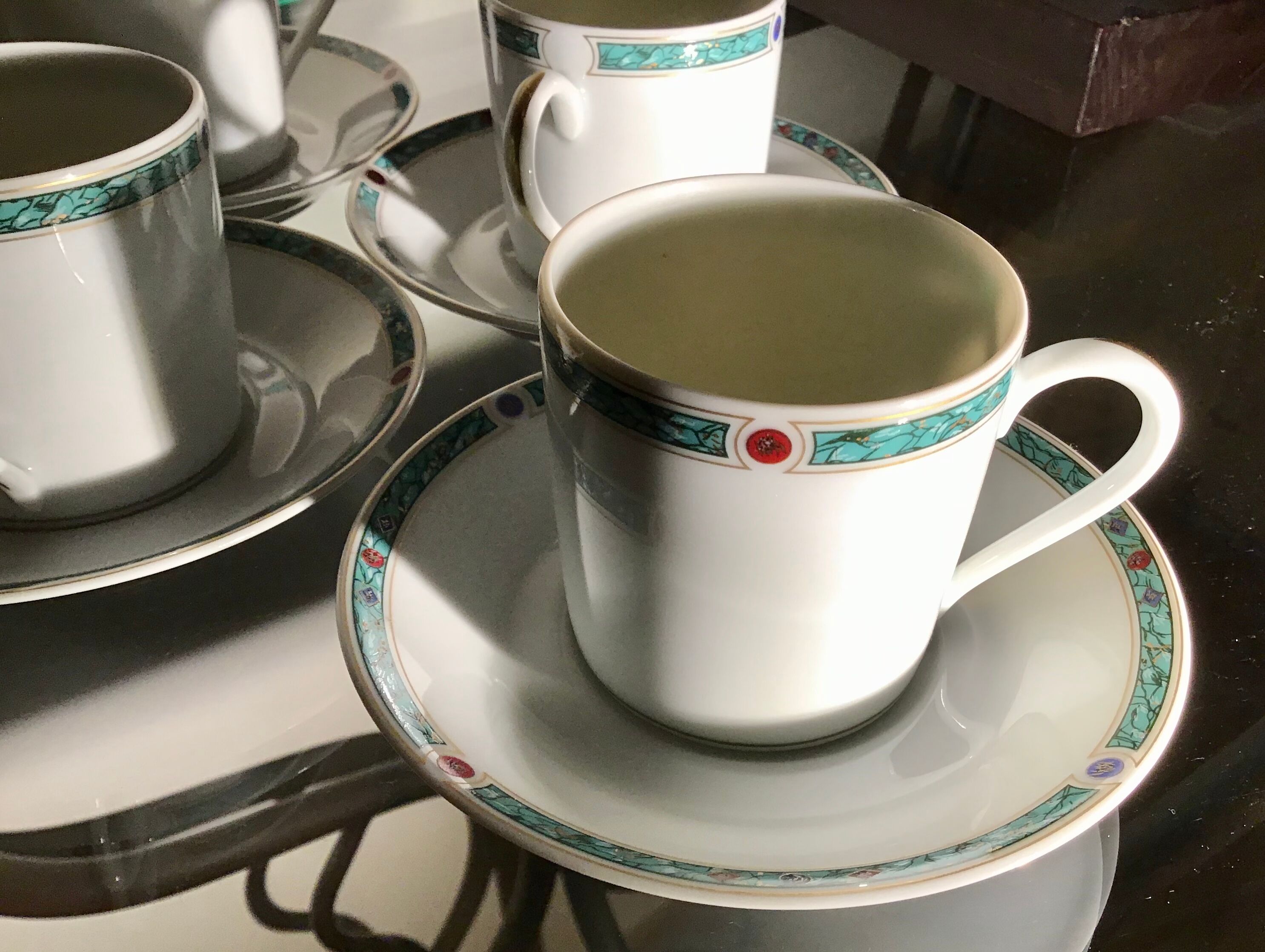 4 cups and saucers made of porcelain from Limoges, Haviland, green Châtelaine model