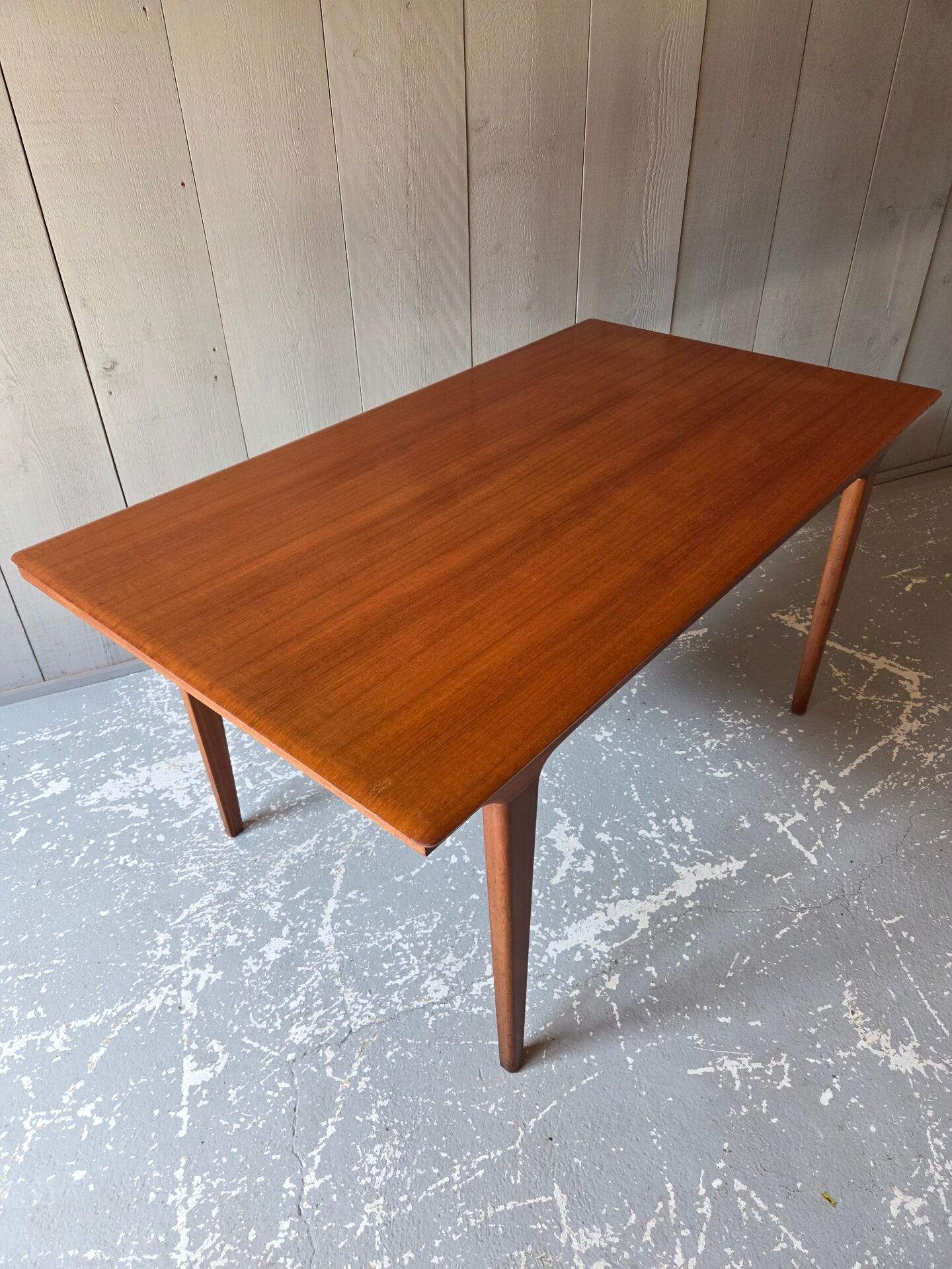 Scandinavian table