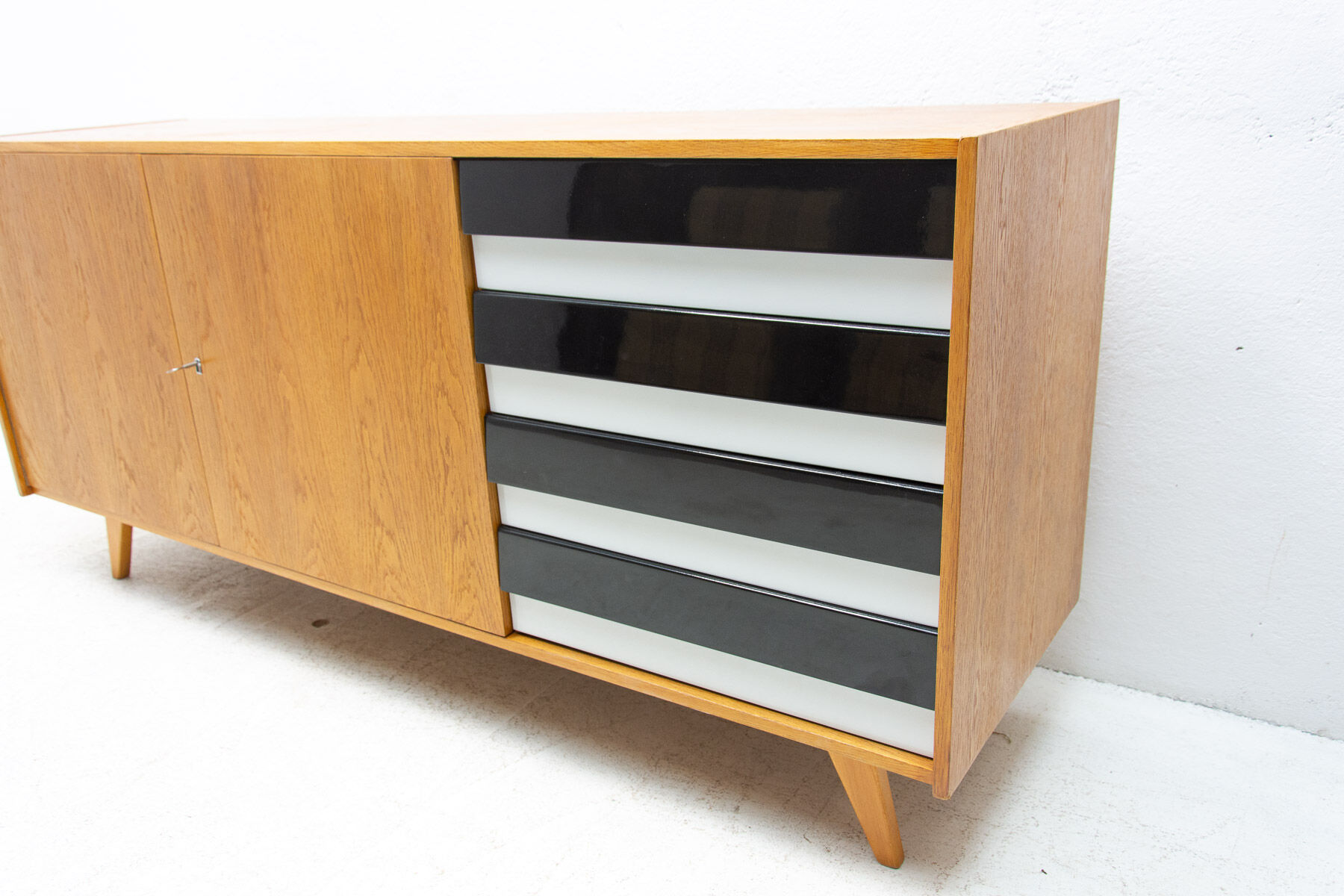 Mid Century U-460 sideboard by Jiří Jiroutek for Interiér Praha, Czechoslovakia