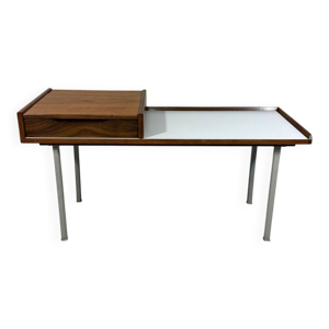 banc de téléphone avec