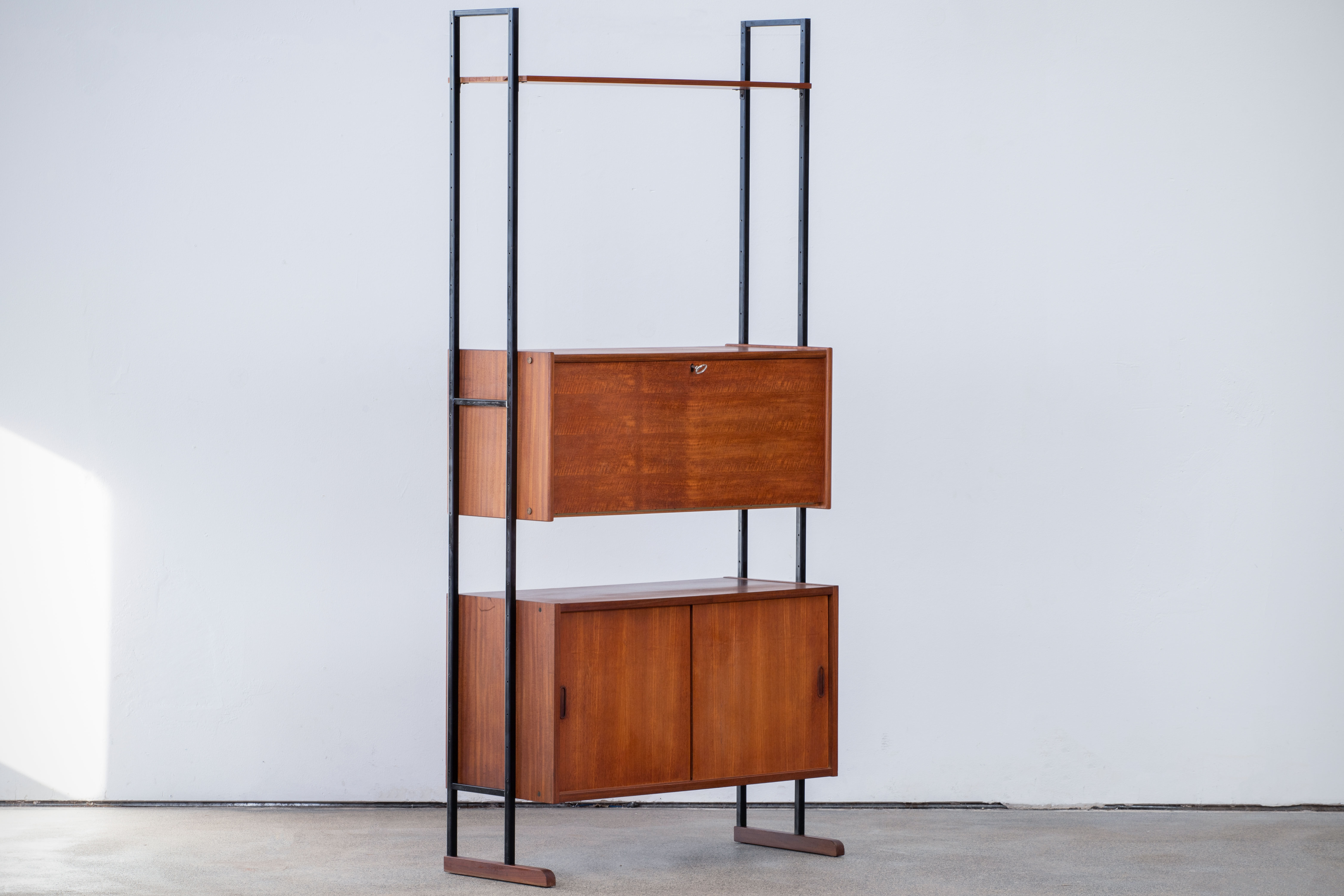 Bibliothèque scandinave vintage