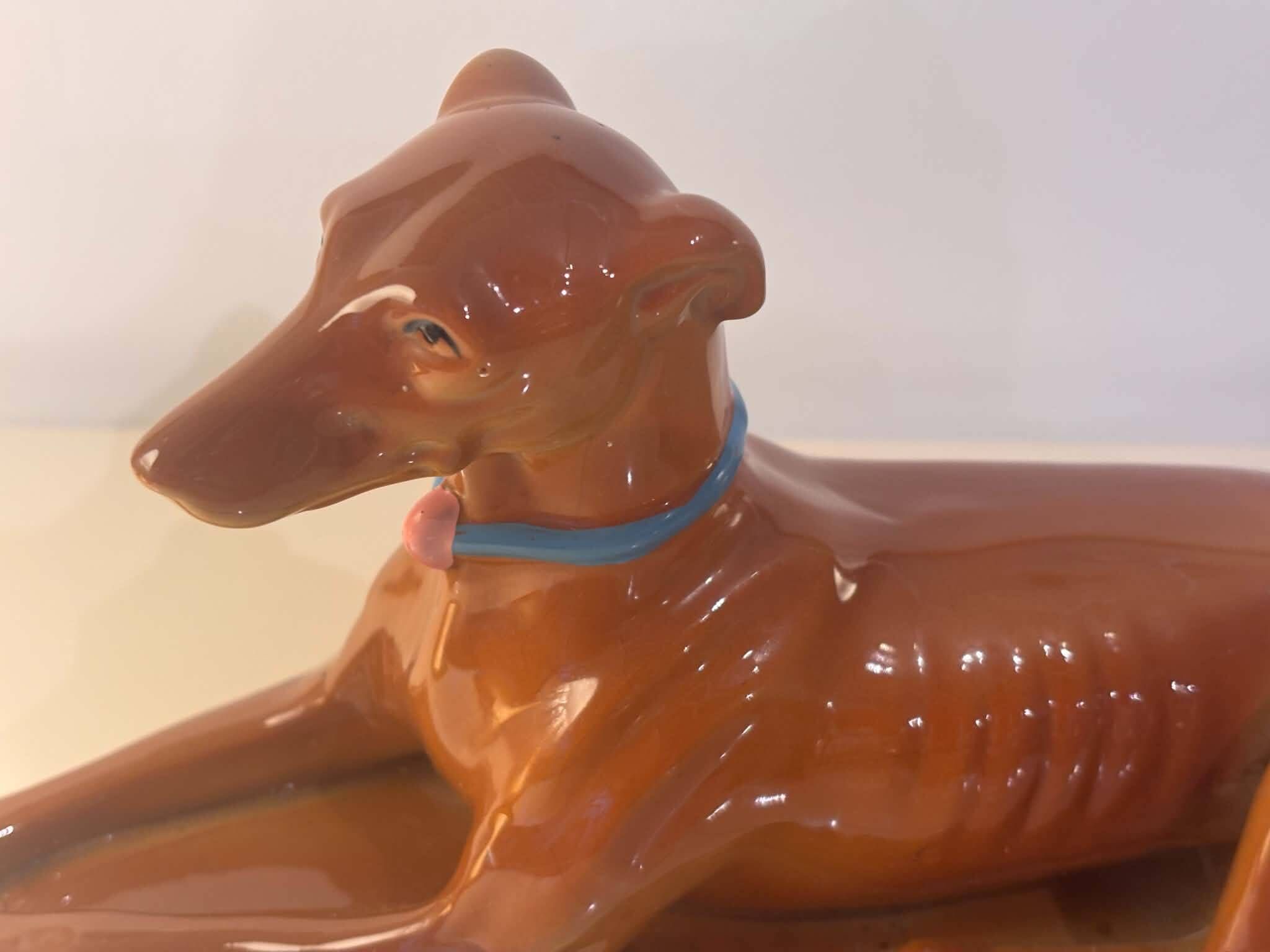Figurine lévrier