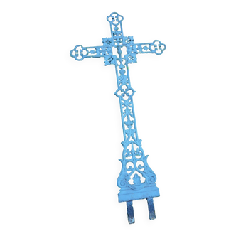 Large ancient Christian funerary cross in cast iron (broken point), 150 x 75 cm