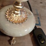 Sell a prestigious lamp made of genuine Onyx and chiselled gilded bronze.