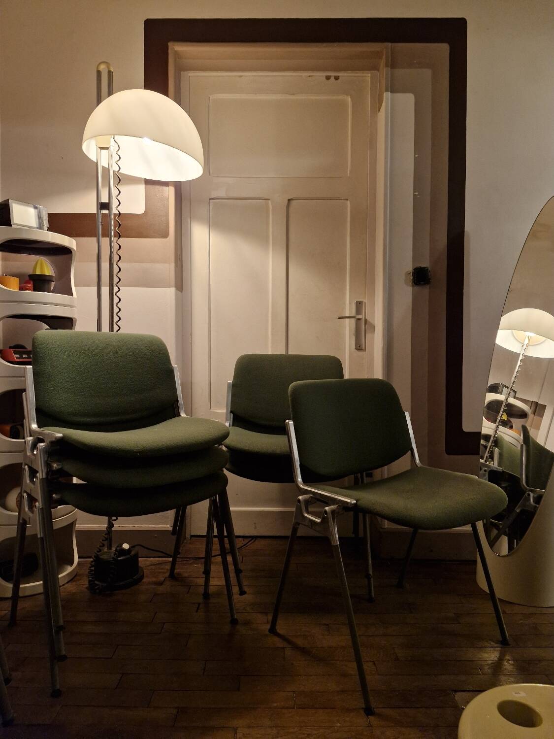 Suite of 6 DSC 106 chairs by Giancarlo Piretti for Castelli / Anonima.