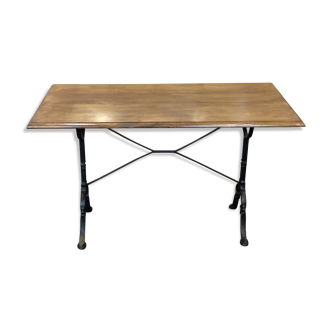 Bistro oak table
