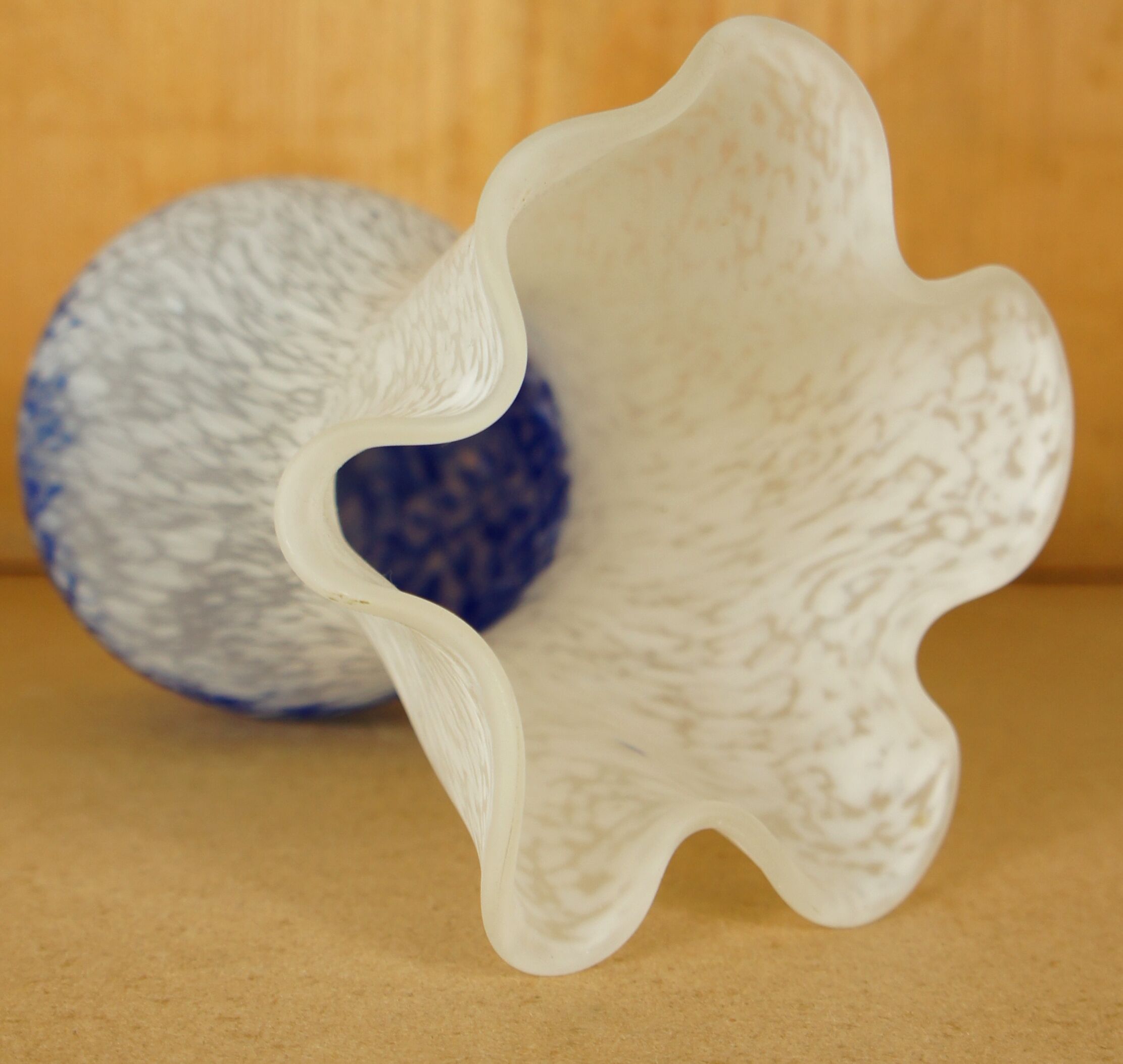 Vase "corolle" en pâte de verre Clichy