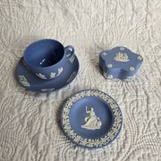 Service thé Wedgwood en biscuit bleu et blanc
