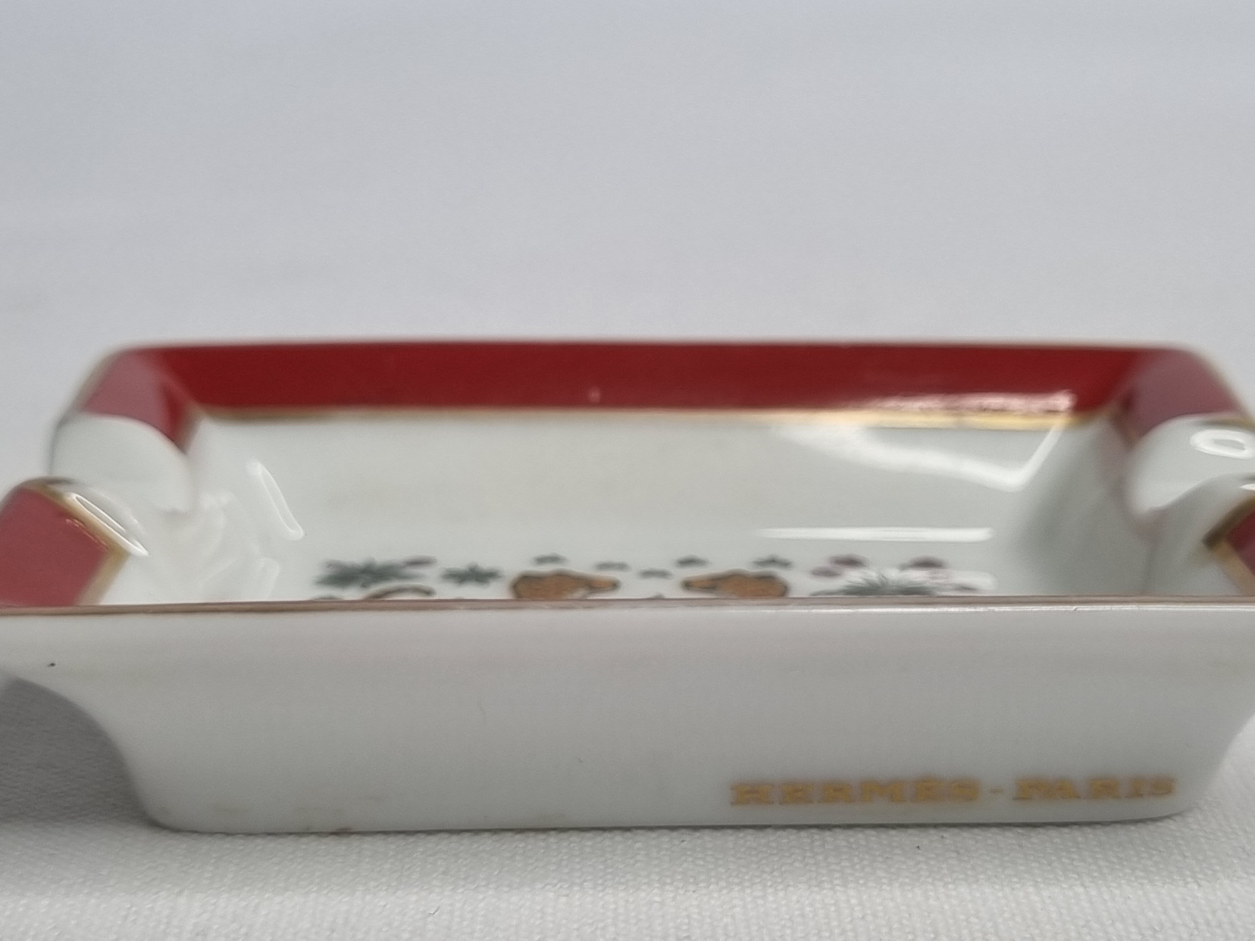 Hermès ashtray decorated with cheetahs, 8 cm