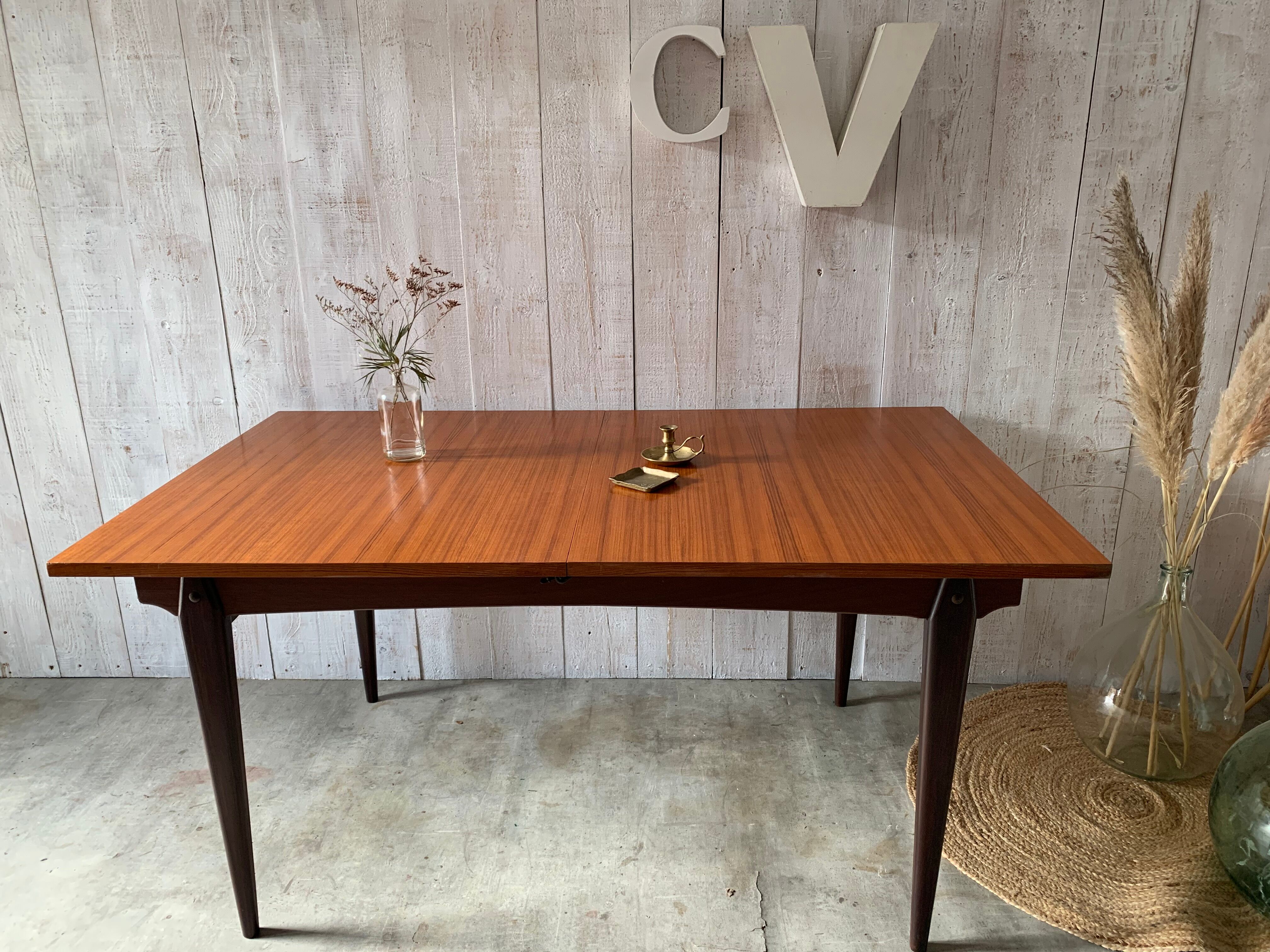 "Butterfly" teak table