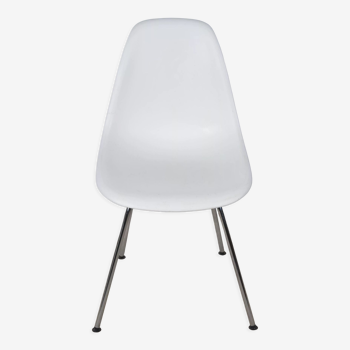 Eames DSX chair for vitra