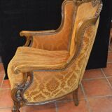 Walnut Chair Bergère has ears