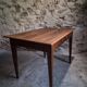 Table française ancienne en noyer avec tiroir, vers 1900–1920