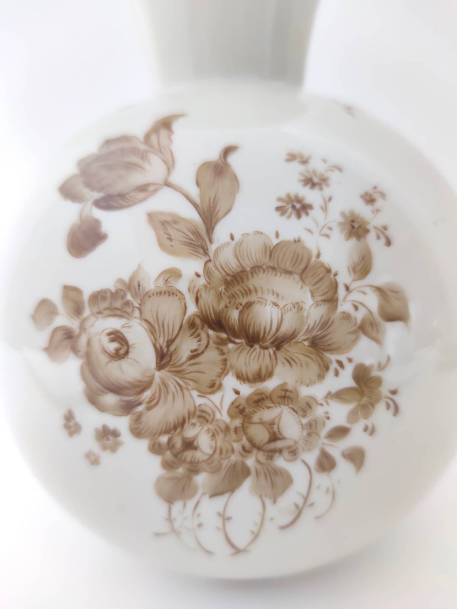 Vase en céramique ivoire et détails floraux marron par Rosenthal, Italie