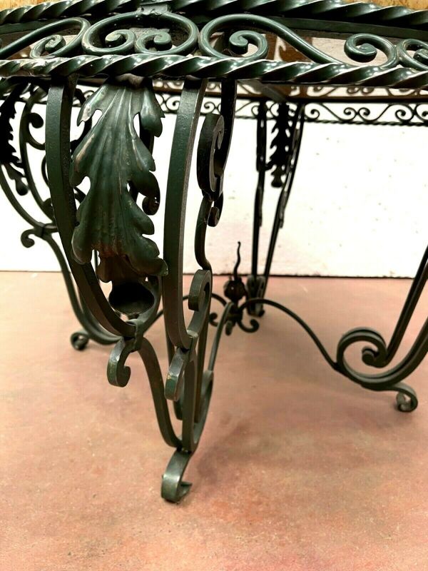 Table ronde de salon en fer forgé et marbre XX siècle