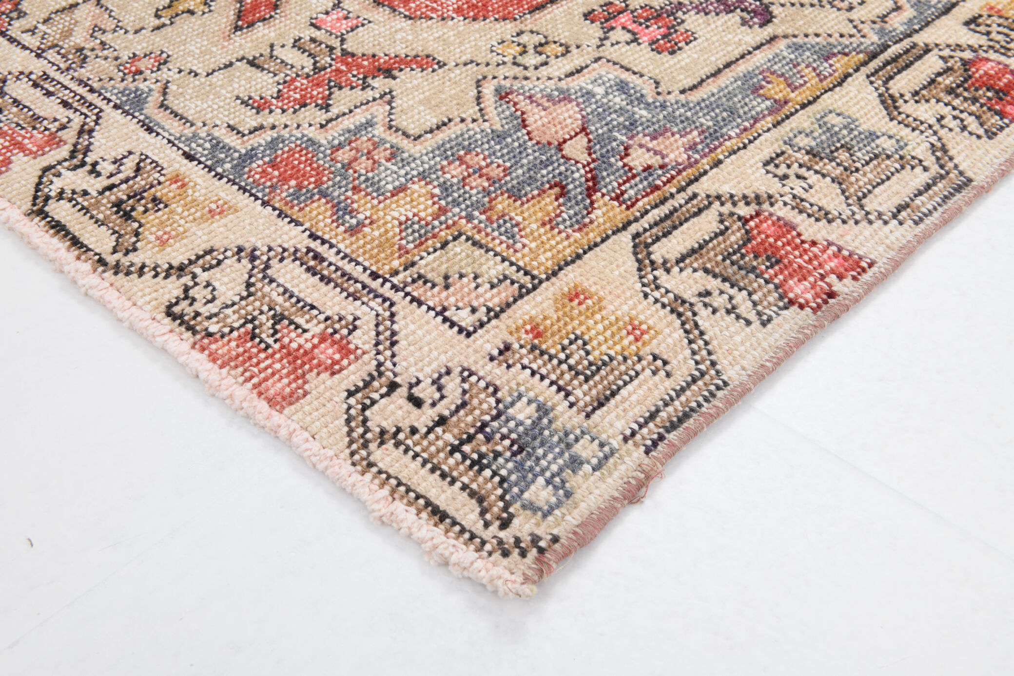 4x7 classic red vintage rug, 126x227cm