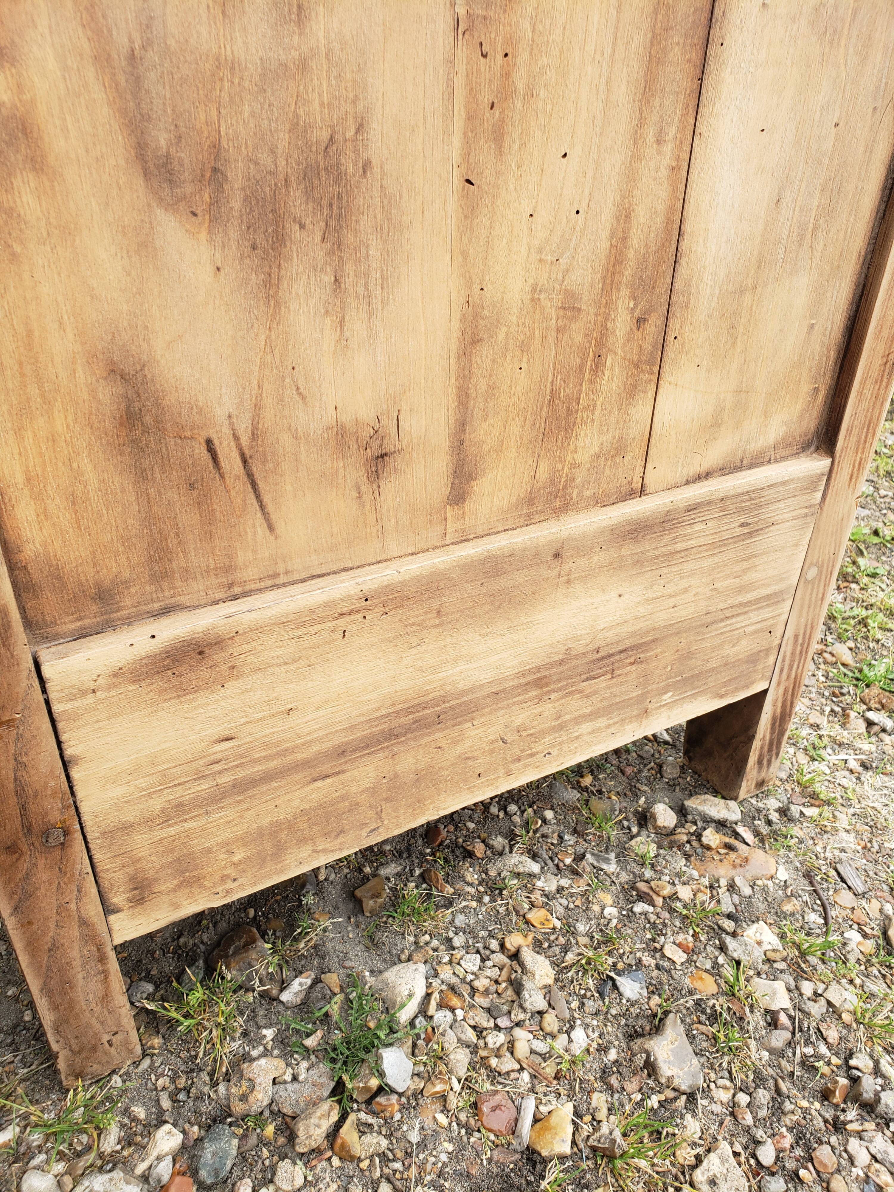 Parisian wardrobe wood in the rough "skirts"