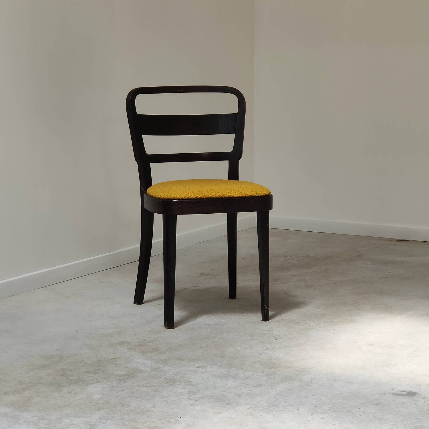 Set of 4 Thonet art deco chairs 1930, mustard yellow buckle