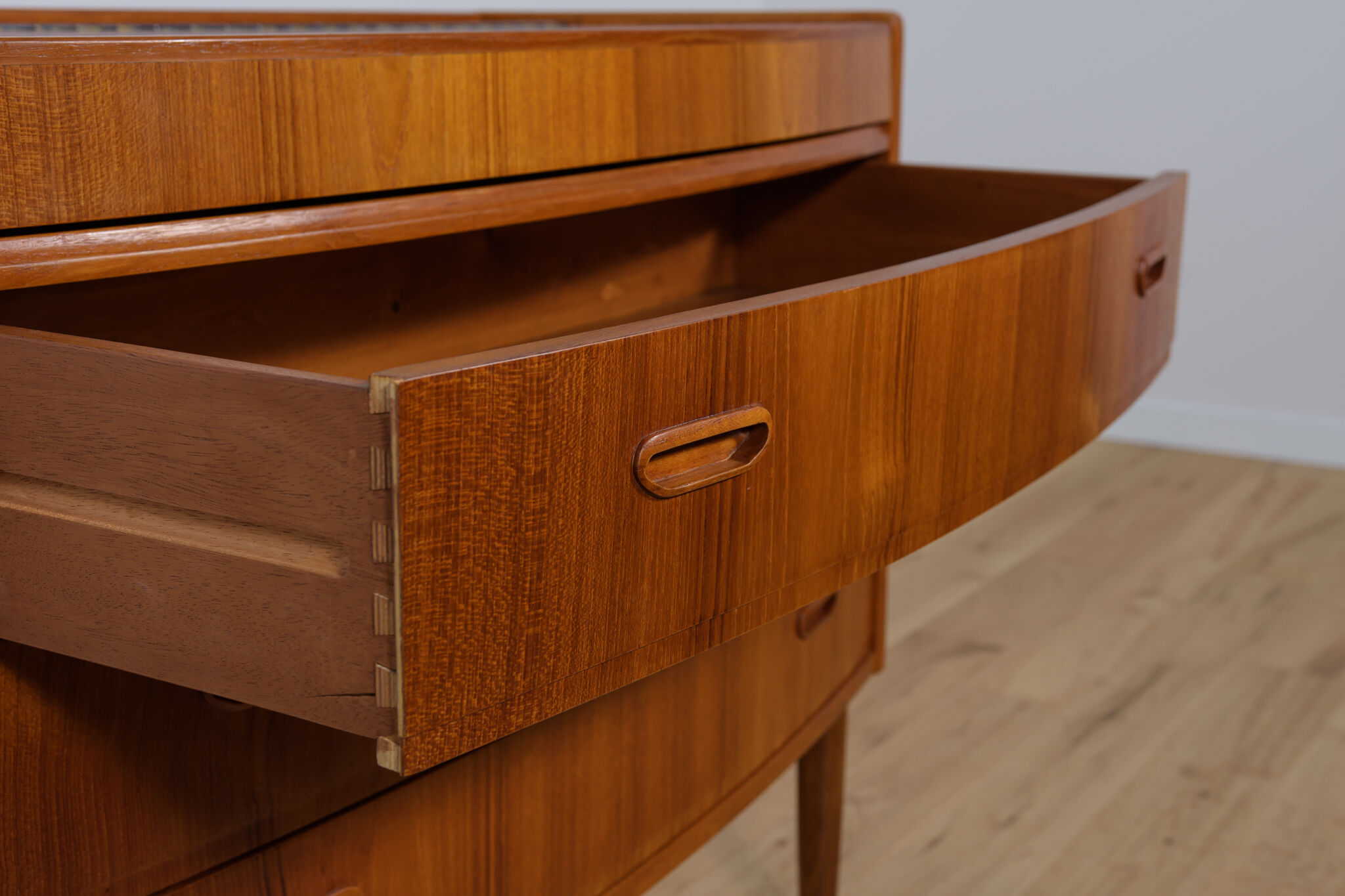 Coiffeuse danoise en teck du milieu du siècle, années 1960