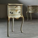 Vintage pair of 20th century Venetian Baroque style nightstands in painted wood