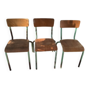 chaises écolier style