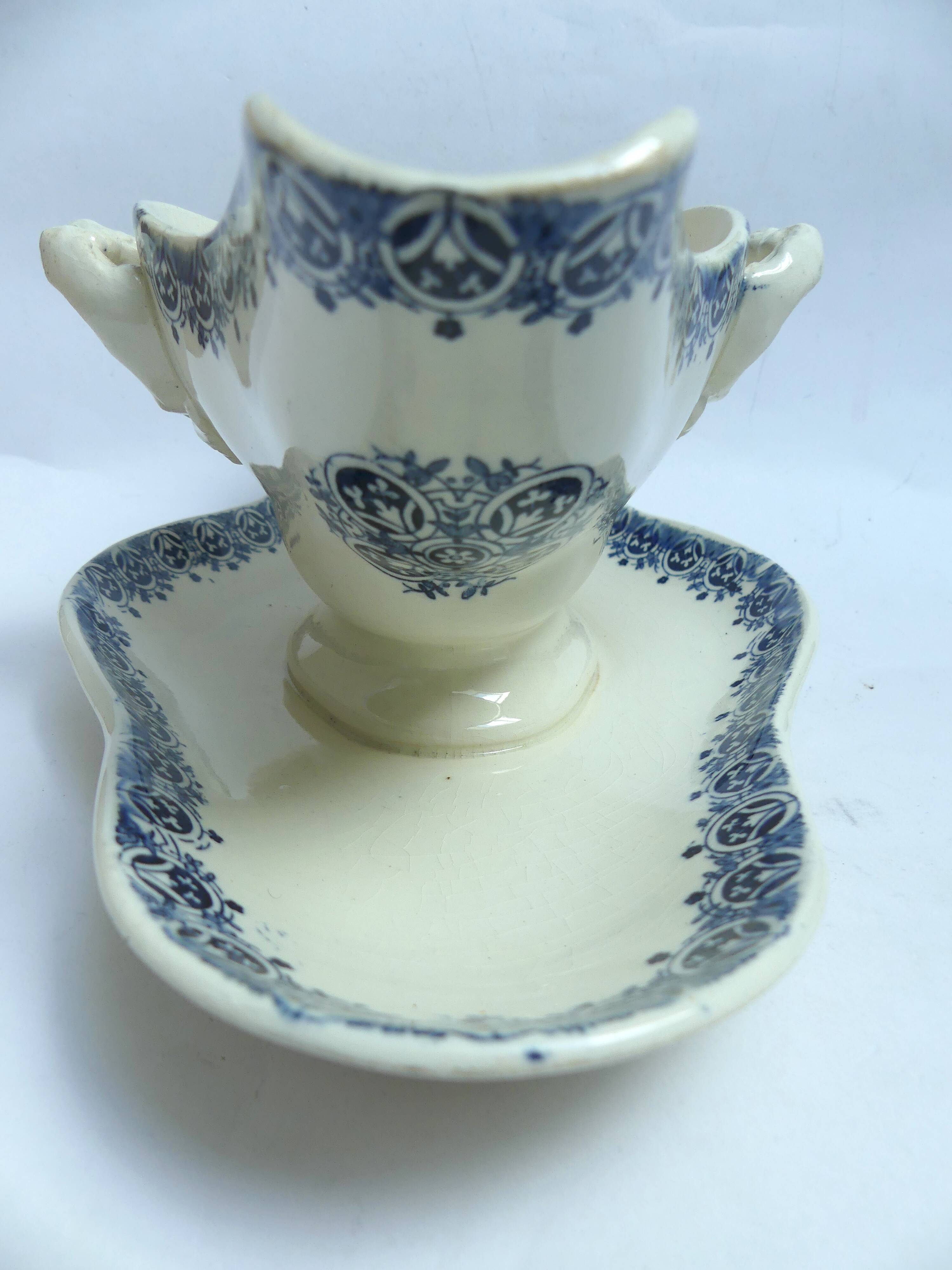 Gien large gravy boat in opaque porcelain