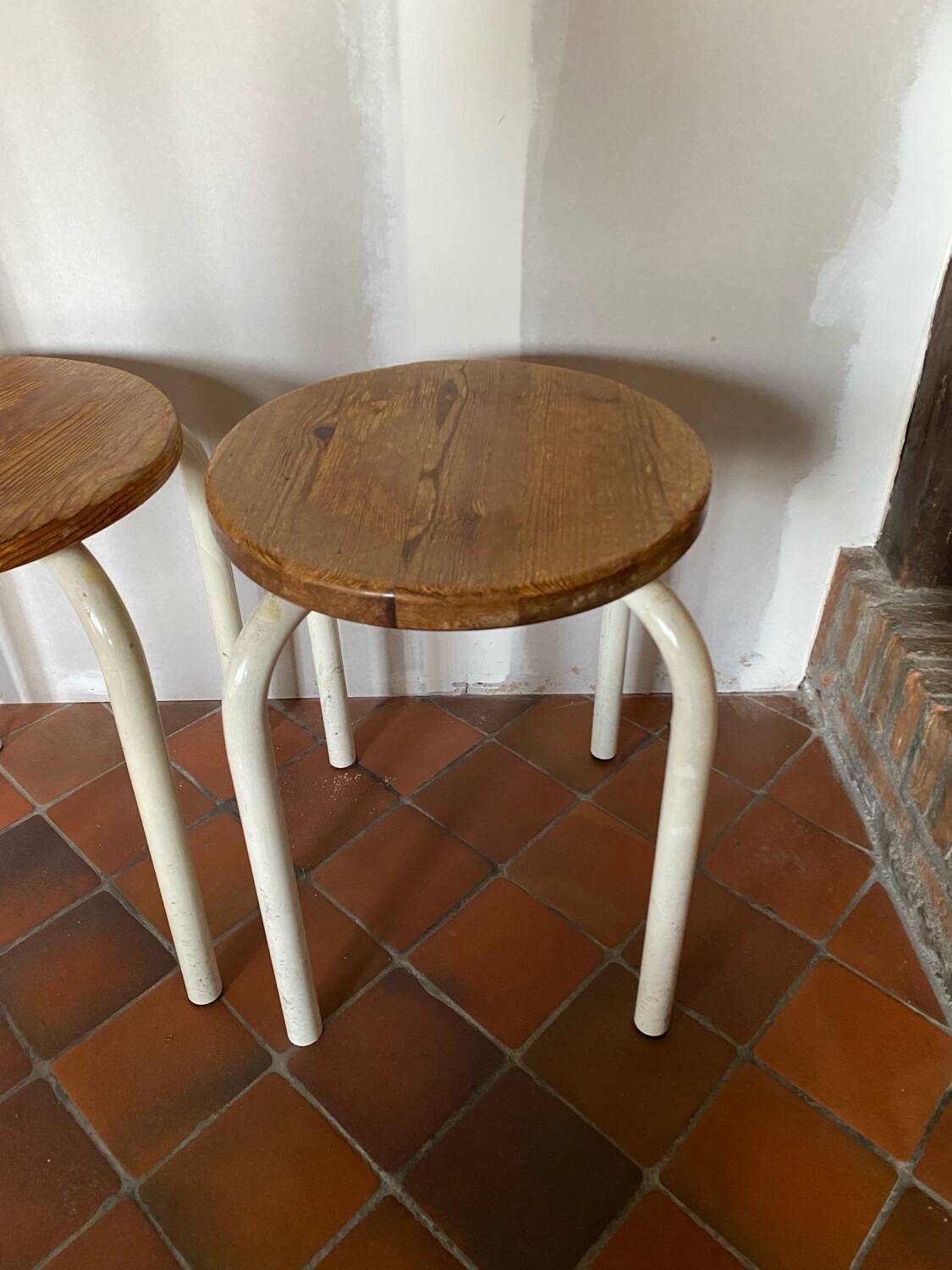 4 vintage stools