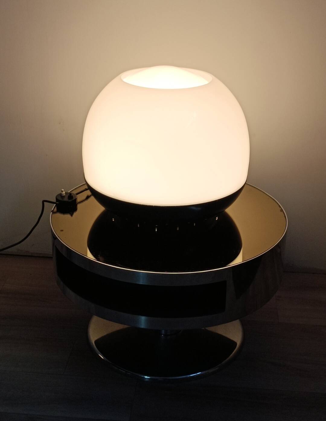 Plateau lamp by L. Ferrari and F. Mazzucchelli for Artemide 1965