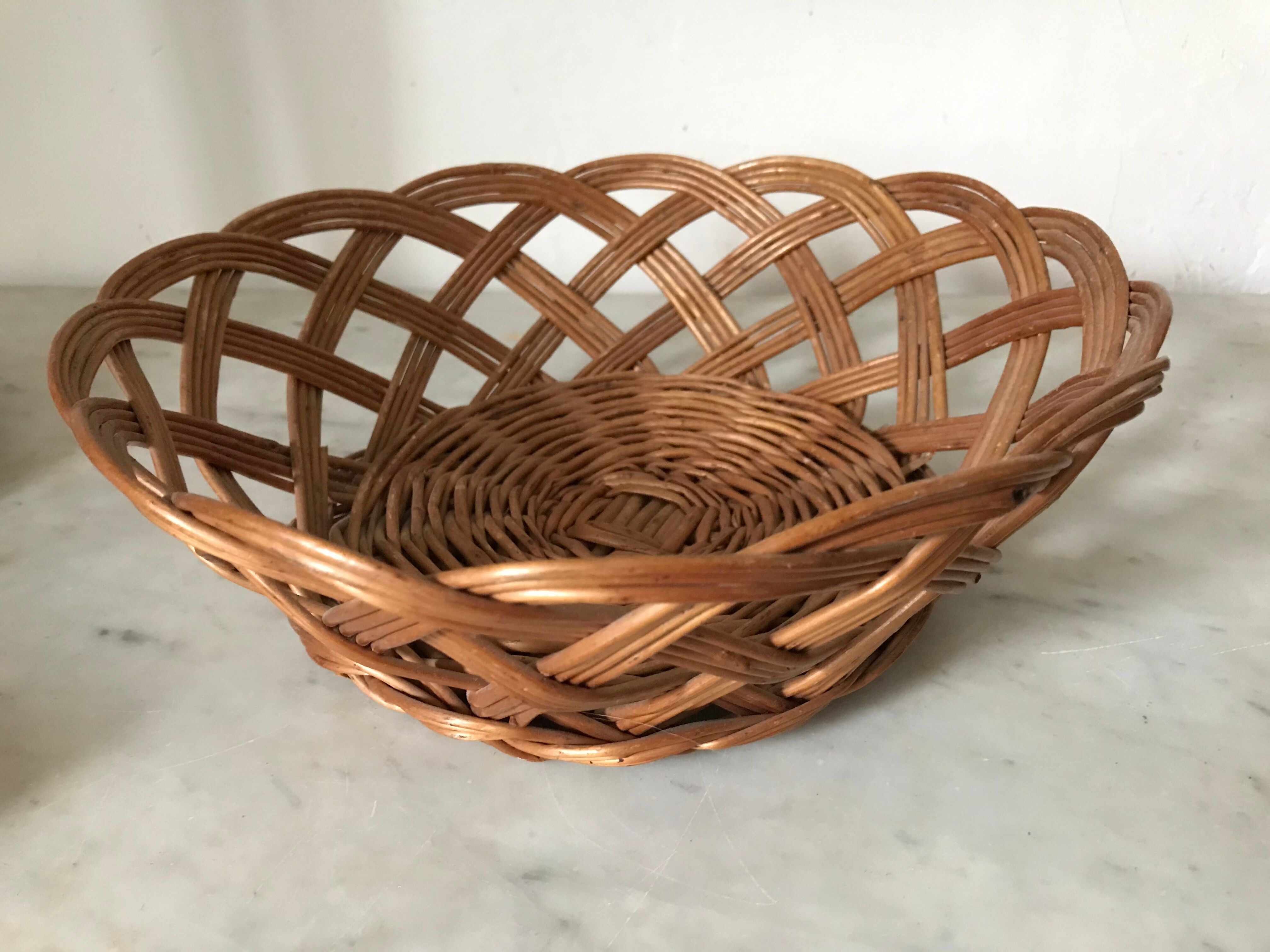 Lot of 3 wicker baskets