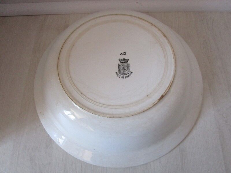 Vintage round dish