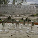 Lot de 8 verres ballon anciens en verre gravé. Frise à la Grecque.