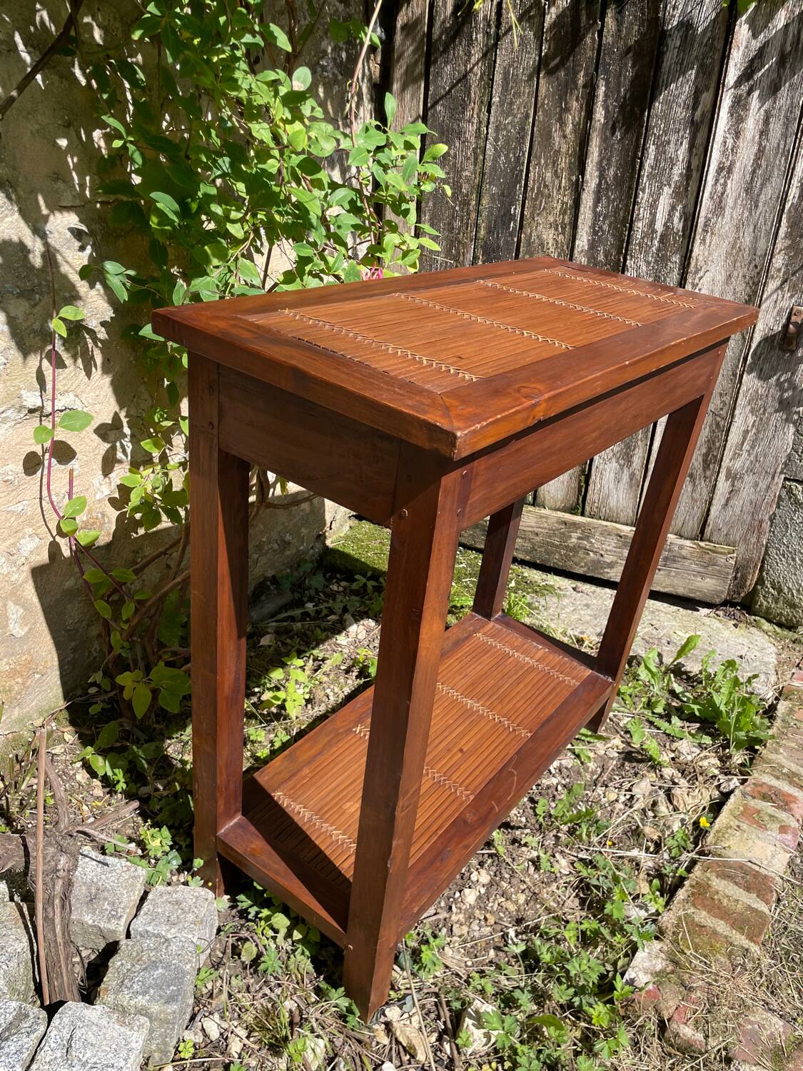 Table d’appoint / console en bois style indonésien