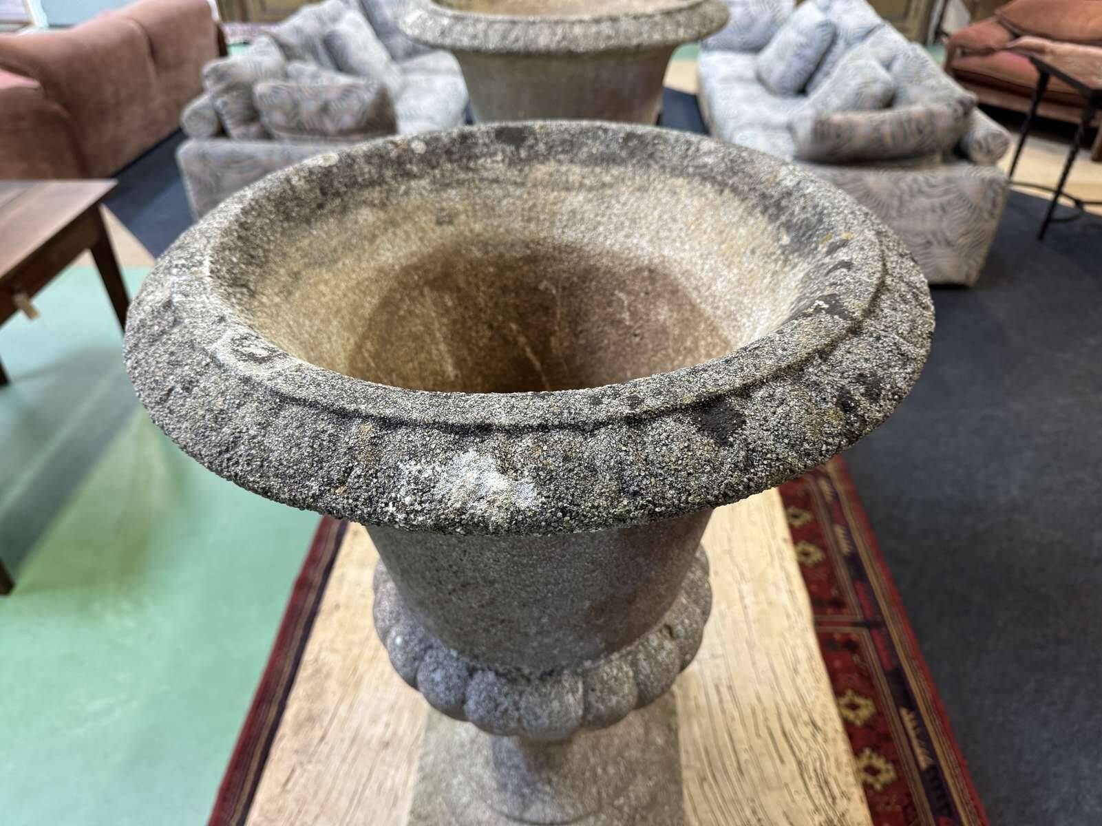 Pair of Médicis planters in reconstituted stone from the 1970s.