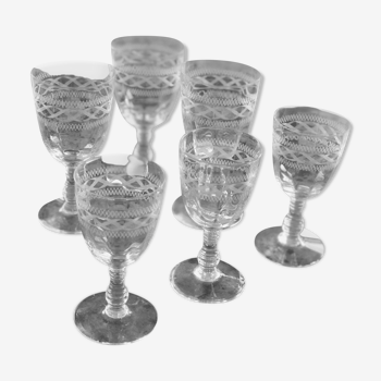 6 Verres anciens en cristal gravé