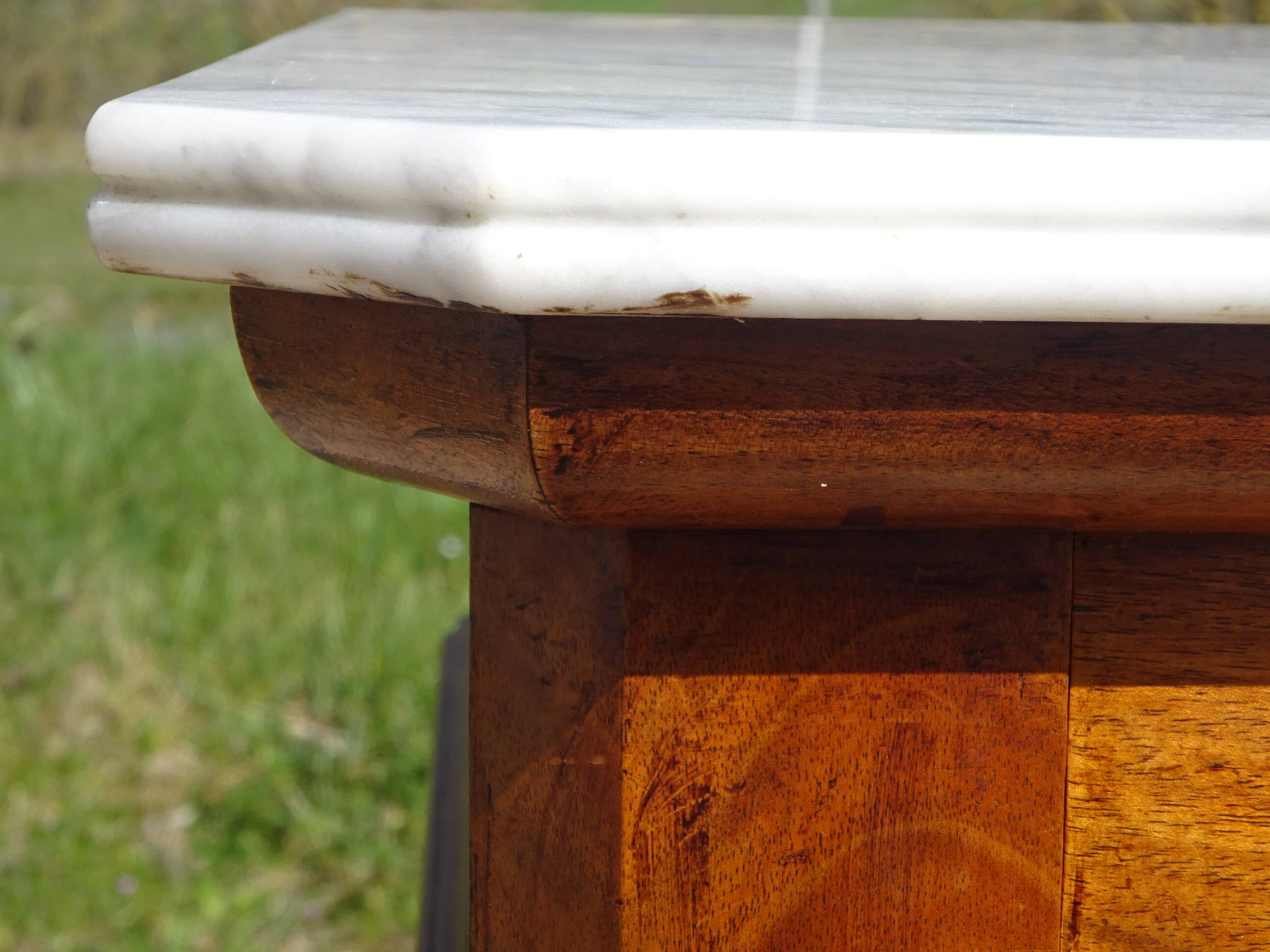 Ancienne commode Louis Philippe en noyer marbre blanc