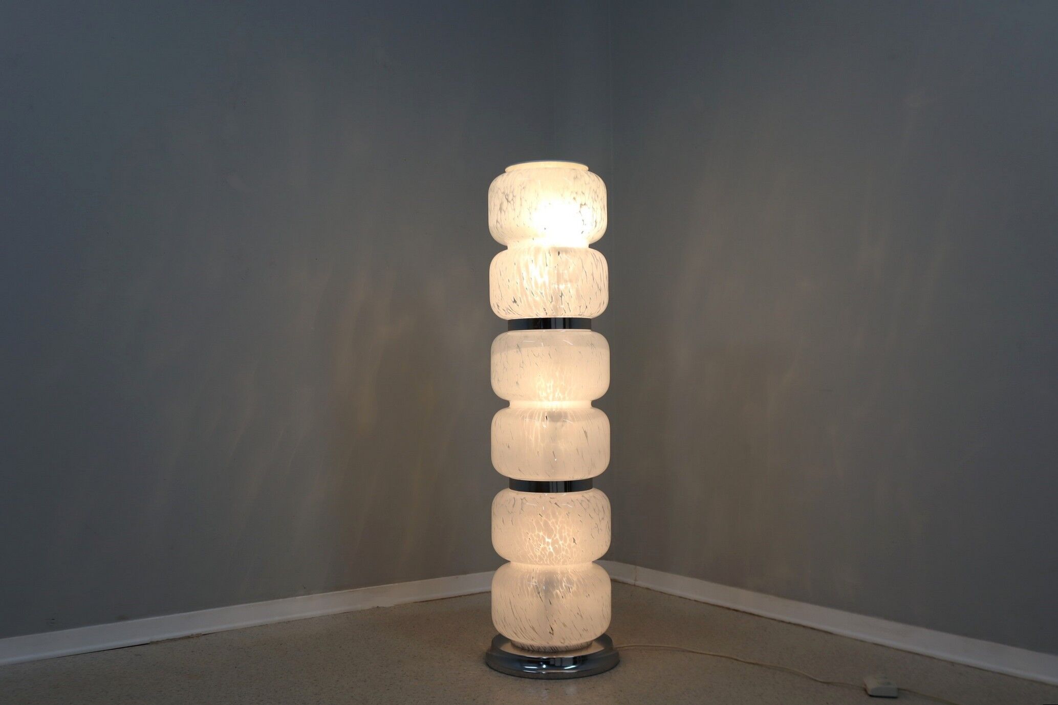 Murano glass floor lamp AV MAzzega 1960s