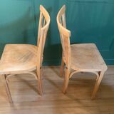 2 Scandinavian chairs inspired by Windsor.