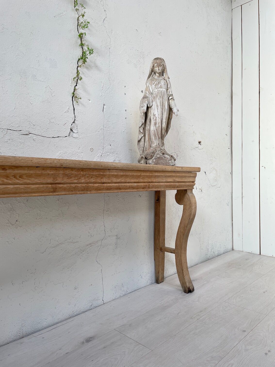 Raw oak butt console