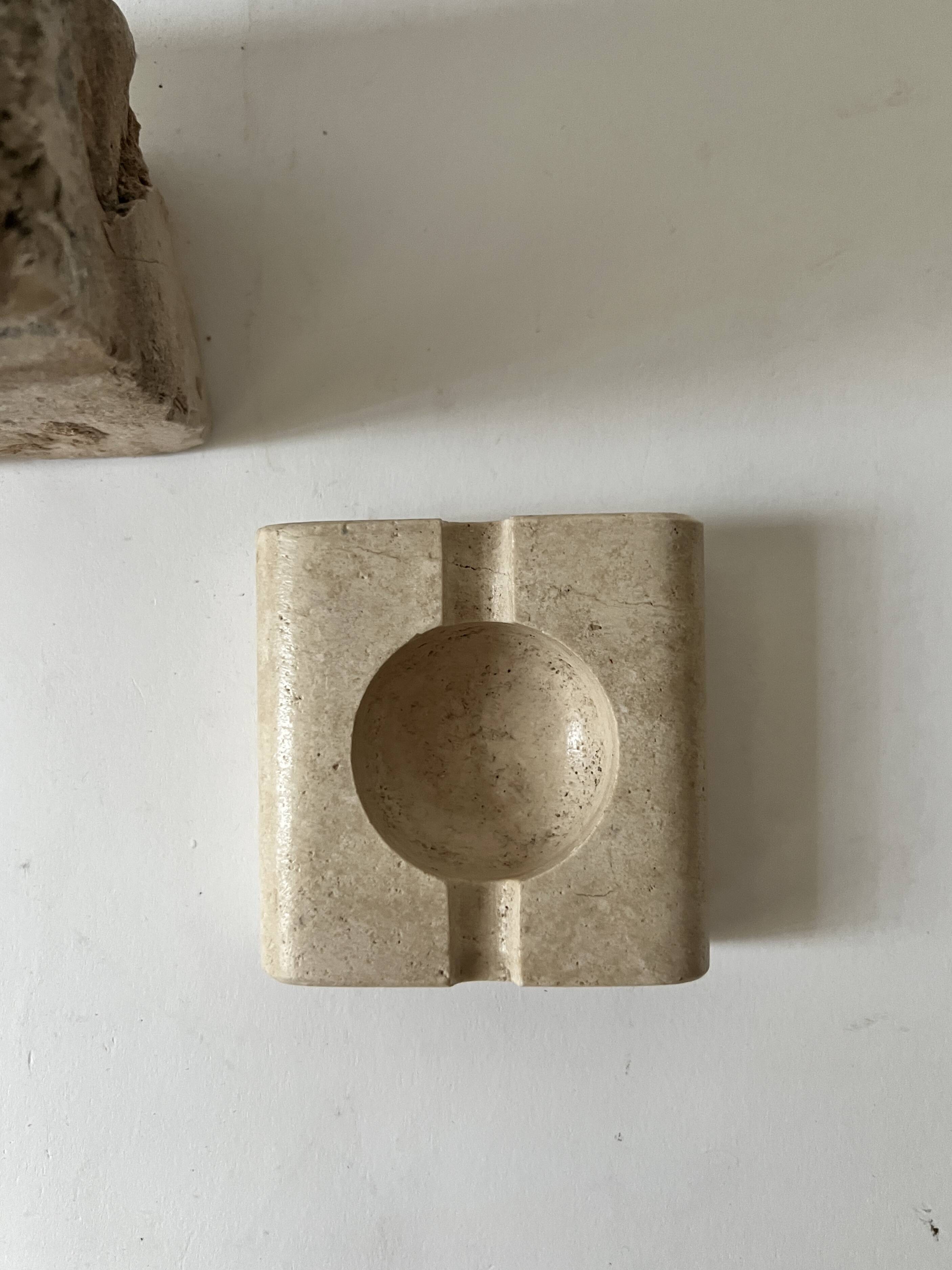 Cendrier bougeoir en travertin, E.Mari pour Fratelli Manelli,design 1970