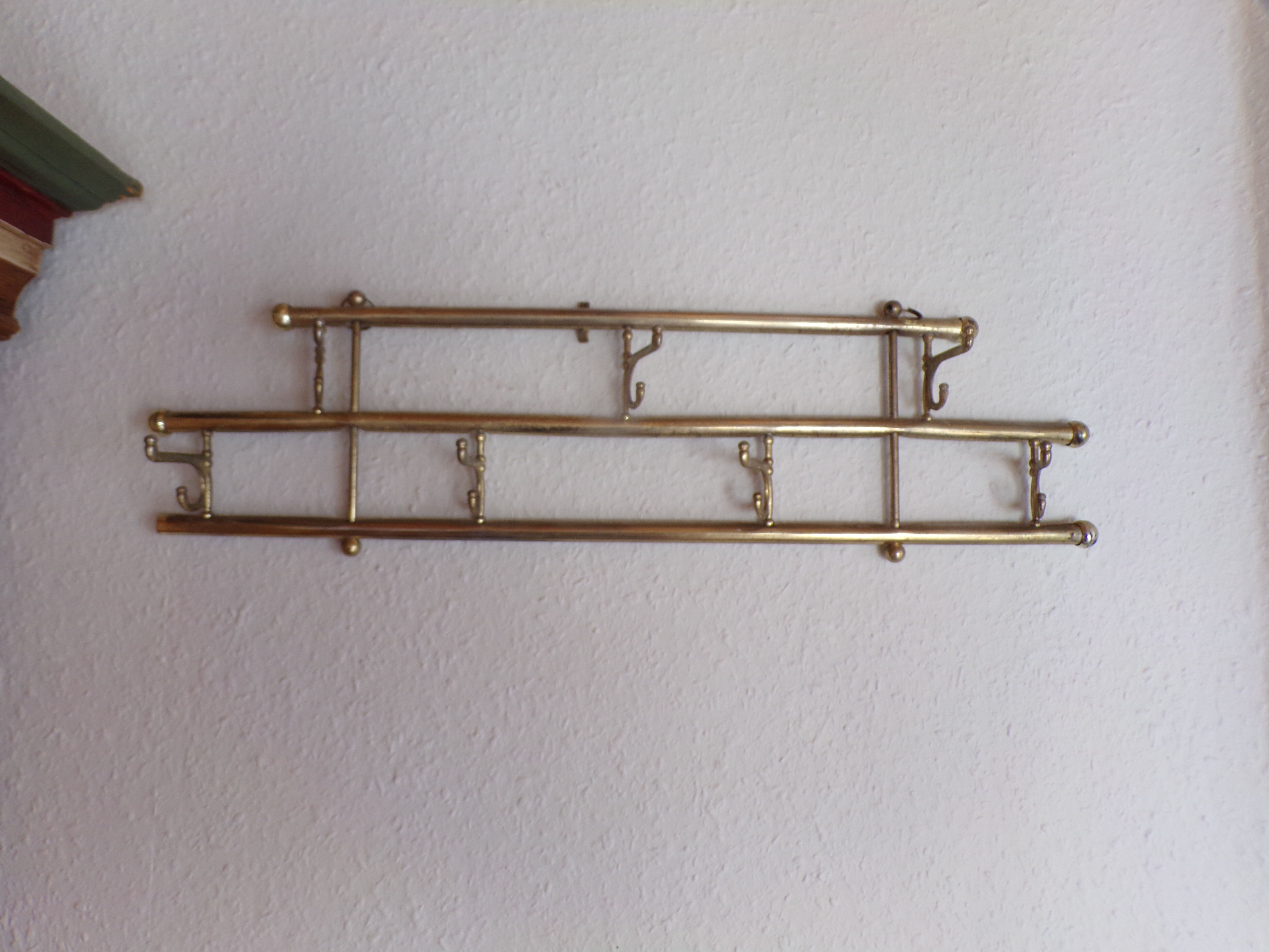Wall rack 7 old hooks